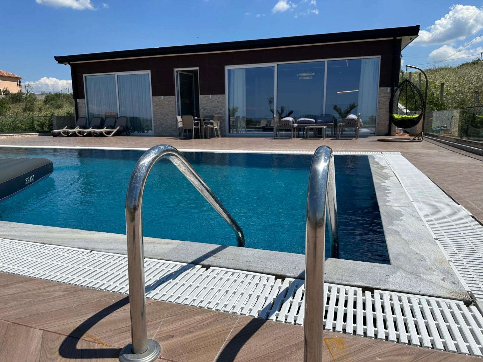 Top Villas ดูร์เรส ภายนอก รูปภาพ