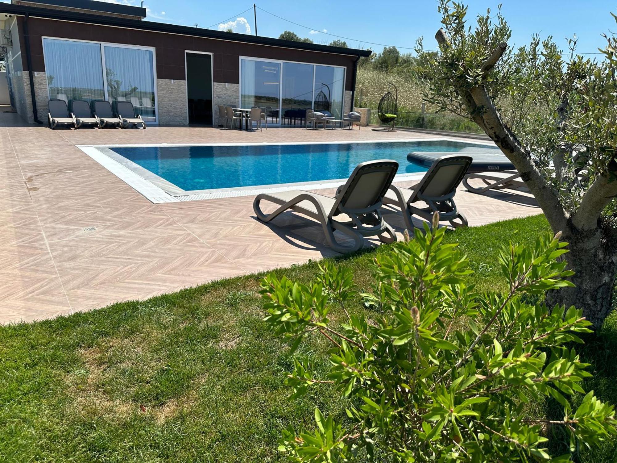 Top Villas ดูร์เรส ภายนอก รูปภาพ
